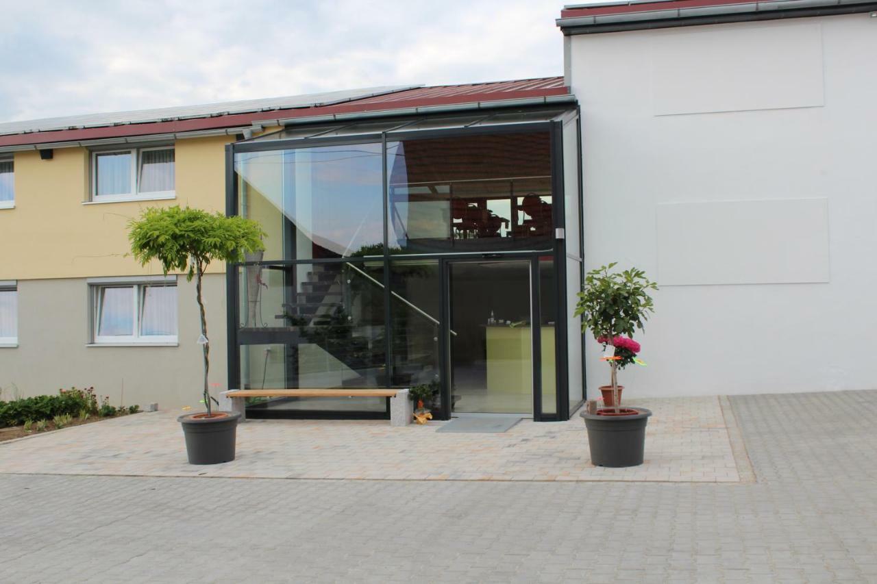 Helmers Gästehaus Gempfing Exterior foto