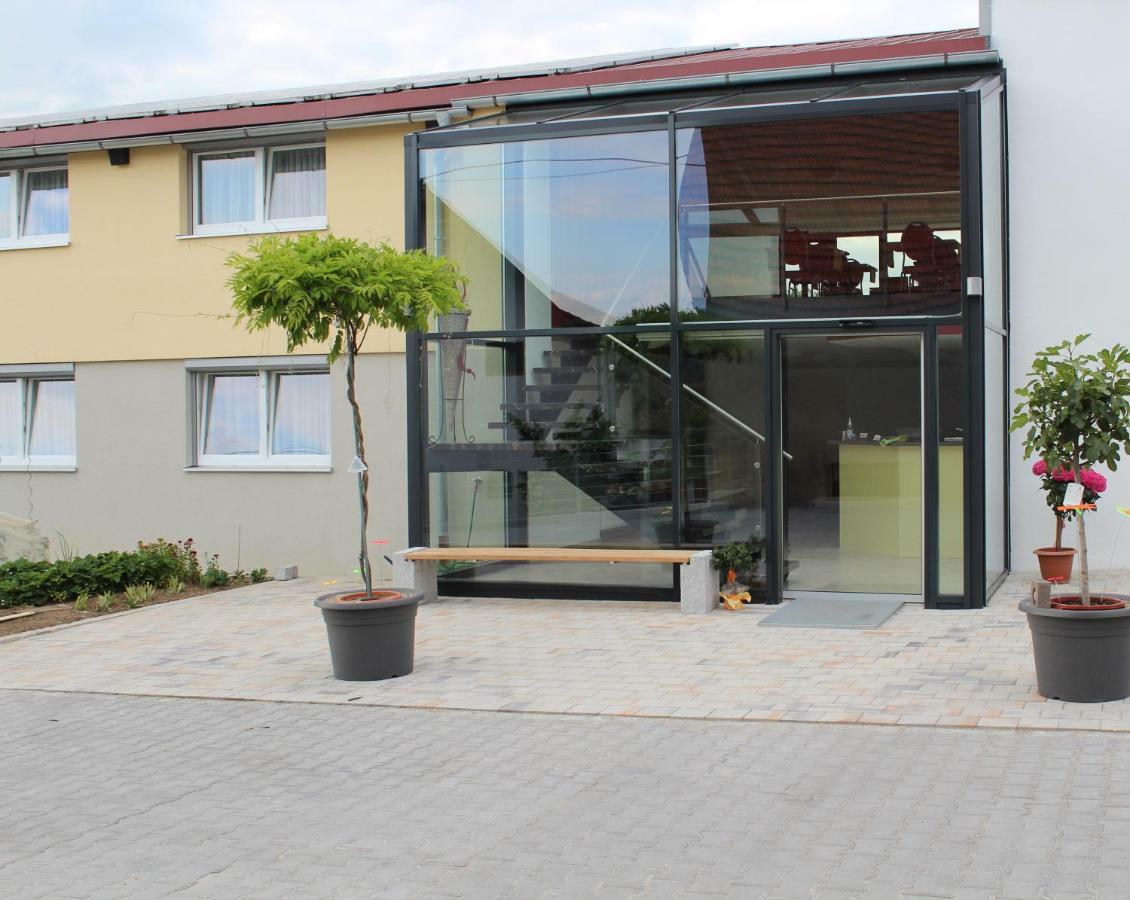 Helmers Gästehaus Gempfing Exterior foto